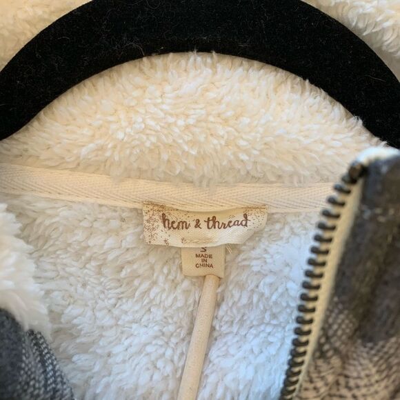 Hem + thread White Faux Fur Half Zip Pullover Gray Plaid Trim S - Picture 4 of 6